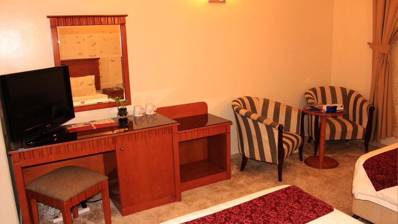 Ḩafar al Bāţin Al Farhan Hotel Hafer Albaten מראה חיצוני תמונה