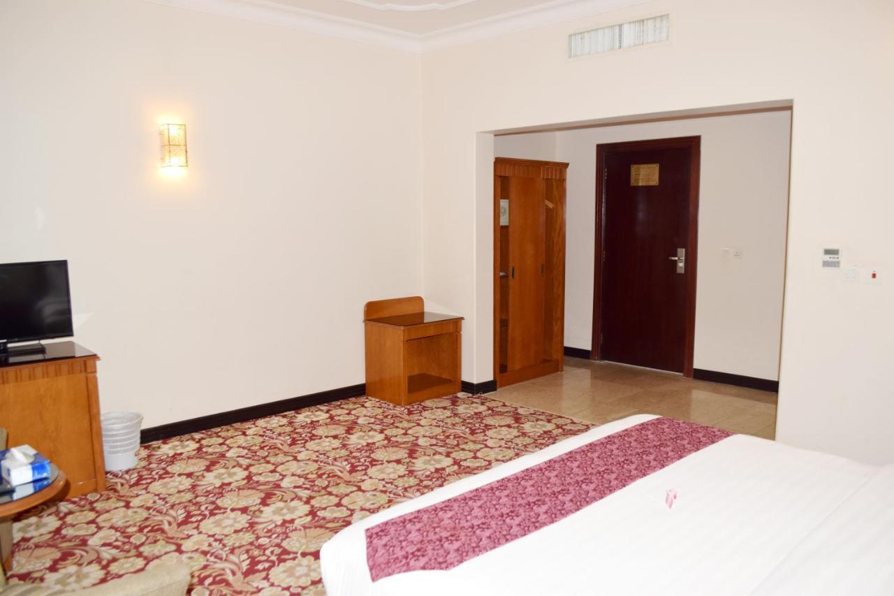 Ḩafar al Bāţin Al Farhan Hotel Hafer Albaten מראה חיצוני תמונה