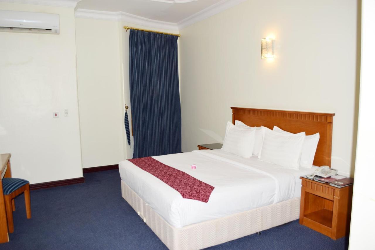 Ḩafar al Bāţin Al Farhan Hotel Hafer Albaten מראה חיצוני תמונה