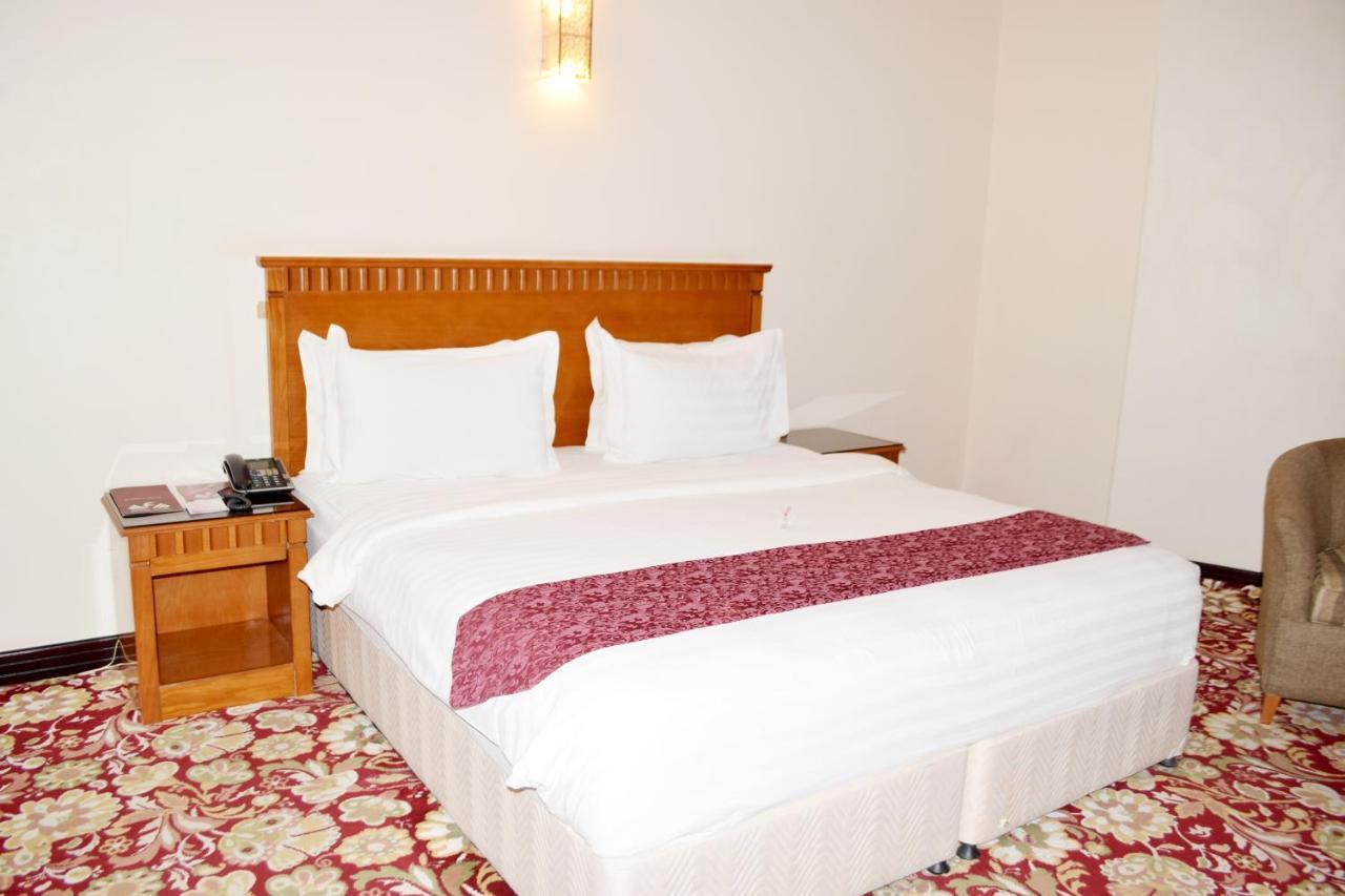 Ḩafar al Bāţin Al Farhan Hotel Hafer Albaten מראה חיצוני תמונה